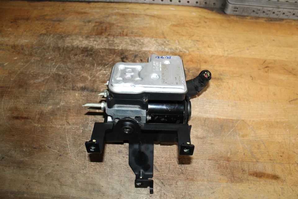 2003 Chevy Silverado/GMC Sierra 2500 3500 ABS BRAKE MODULE 13567121 6.6 DURAMAX - Image 2 of 4