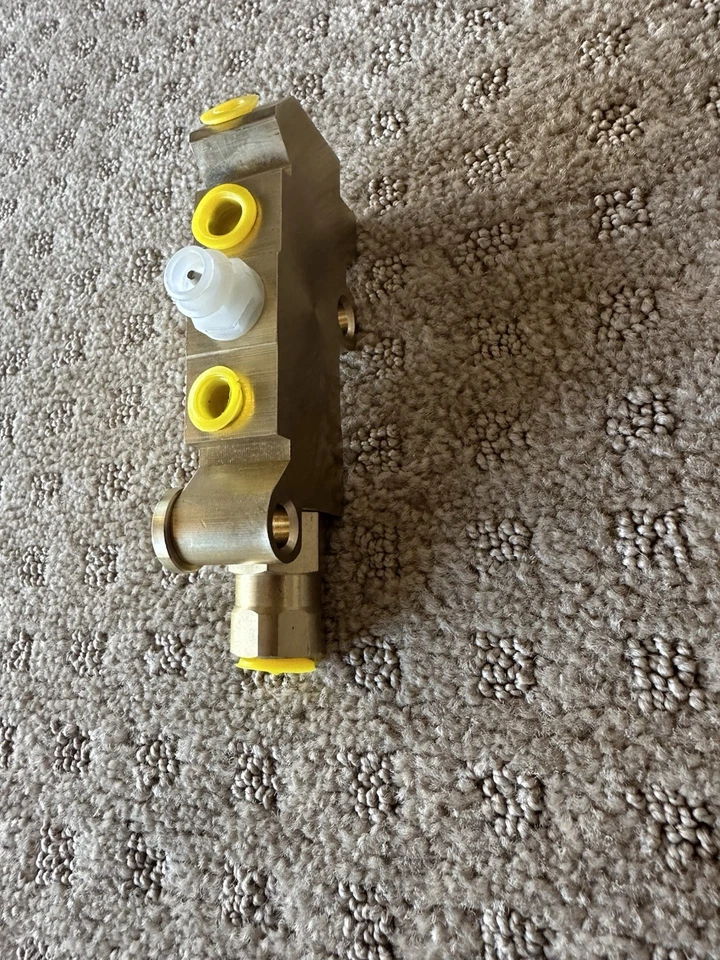 Válvula combinada dosificadora de freno de disco de latón - Universal Ford Chevy Style Foto 3 de 4