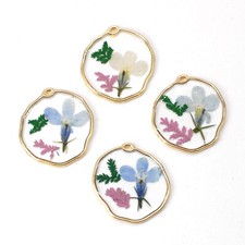C 8PCS Gold Tone Dried Pressed Flower Resin Irregular Round Pendant GYX2208