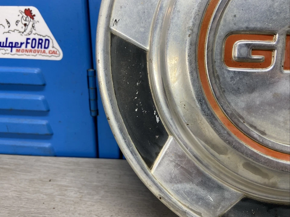 Tapacubos OEM 73-87 GMC camioneta pickup plato para perros 1/2 tonelada tapa de pobreza cubierta GM 1 tapa Foto 2 de 4