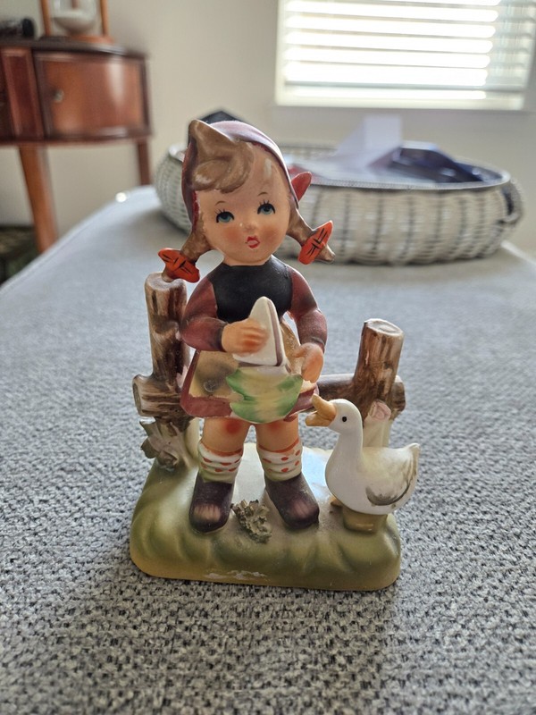 Vintage Erich Stauffer Figurine Girl Sitting on Bench Eating w Duck U8394
