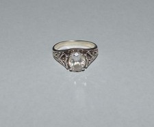 STERLING SILVER AND CLEAR CRYSTAL RING SIZE 9.5