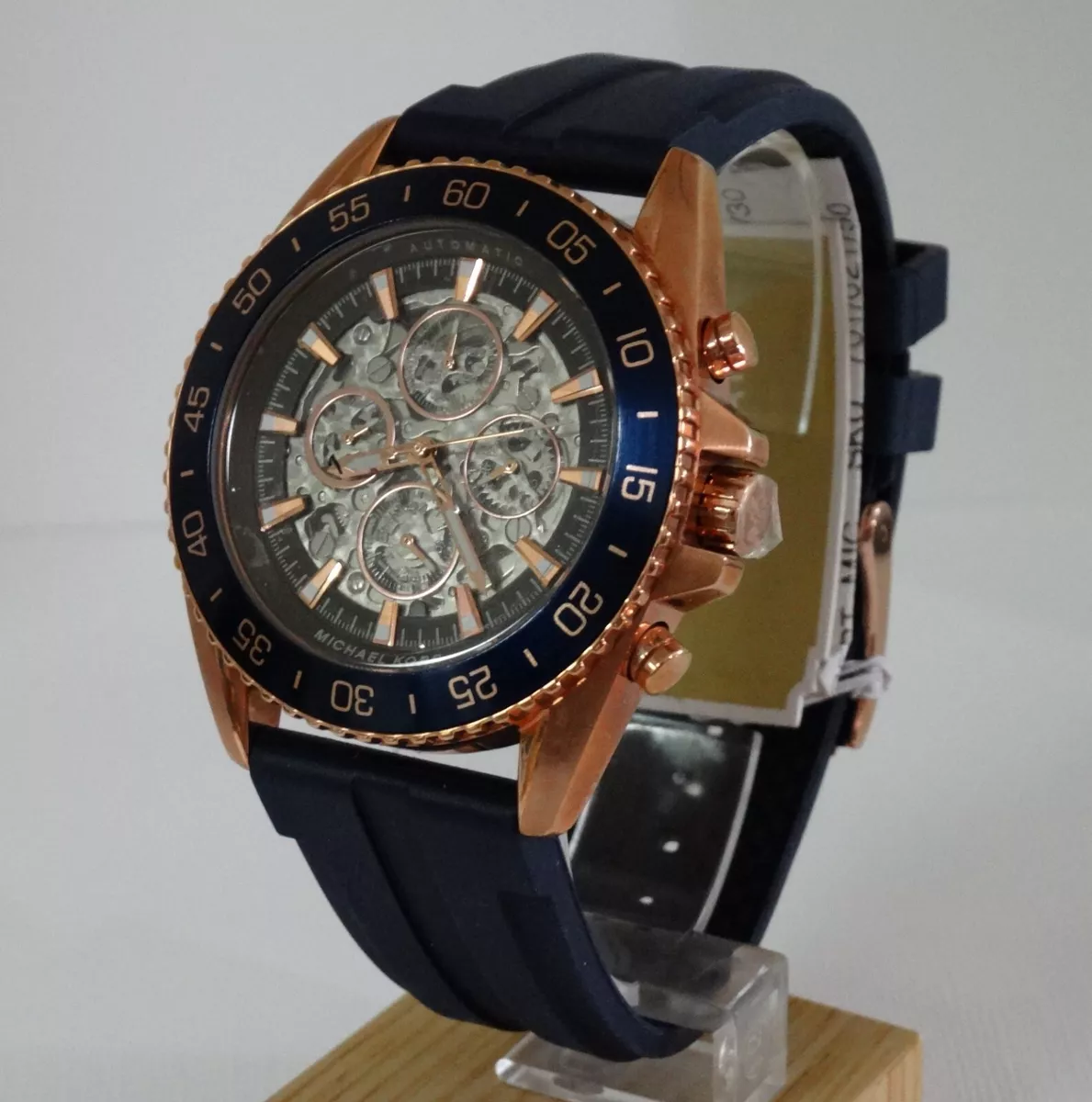 MICHAEL KORS MK9025 AUTOMATIC JETMASTER WATCH Brand new with tags and MK case