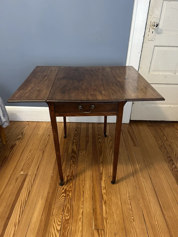 George 3 Mahogany Pembroke Dropleaf Side Table - Image 2 of 4