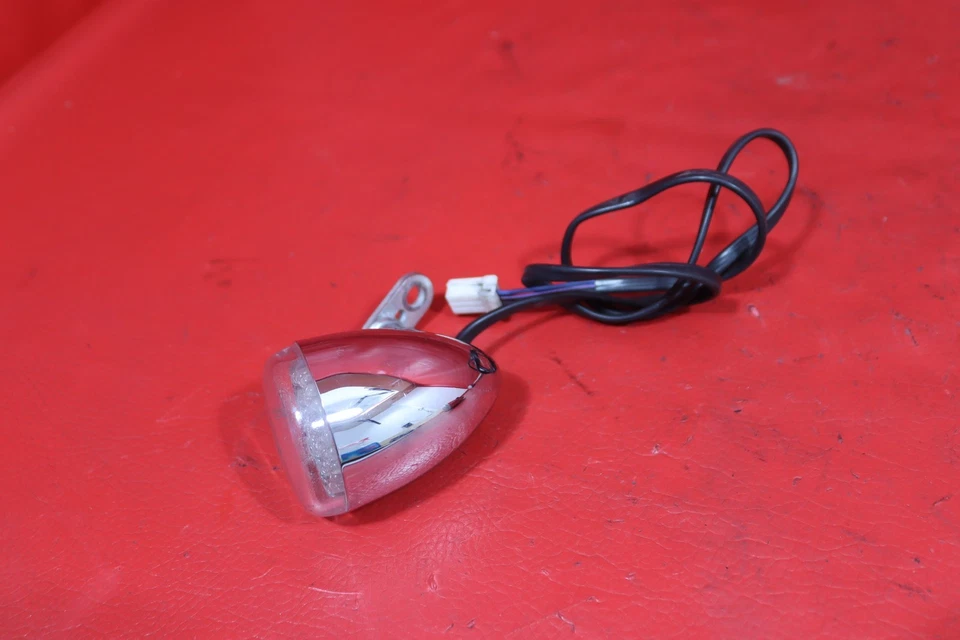 2007 HARLEY-DAVIDSON DYNA LOW RIDER FXDL FRONT AND REAR LED TURN SIGNAL SET  - Image 3 of 4