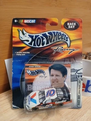 Hot Wheels Pro NASCAR 1/64 diecast #10 Valvoline Johnny Benson 2002 NIP RACE DAY - Image 1 of 4