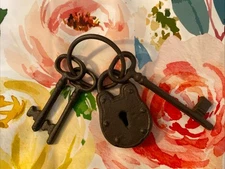 Vintage Style Old Keys & Padlock on Ring Reproduction Display Keys