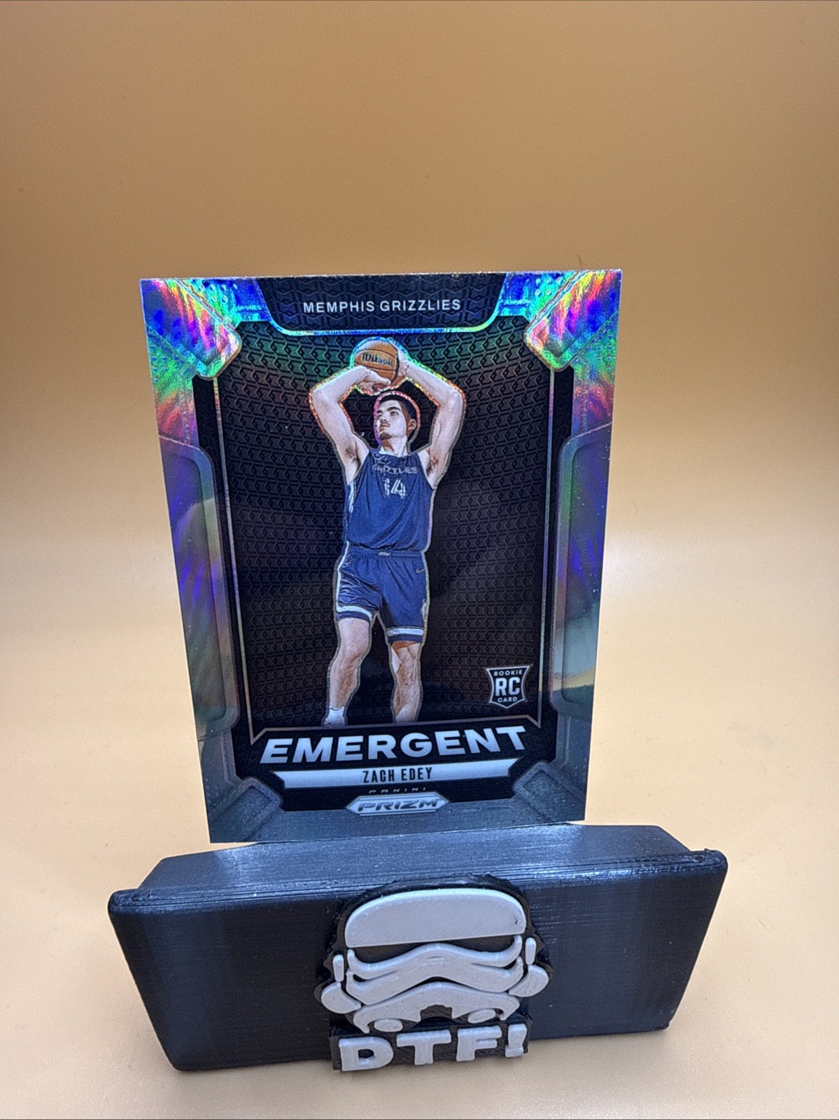 2024-25 Panini Prizm - Emergent Zach Edey #16 Silver Prizm (RC)