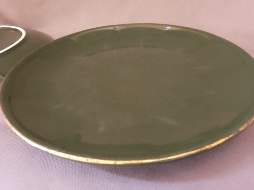 Apilco French Green & Gold Rim x 2 Dinner Plate 24 cm ( Scratched Worn Condition - Picture 2 of 6