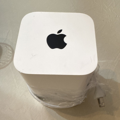 Apple AirPort Extreme Dual-Band Wi-Fi Router Model A1521