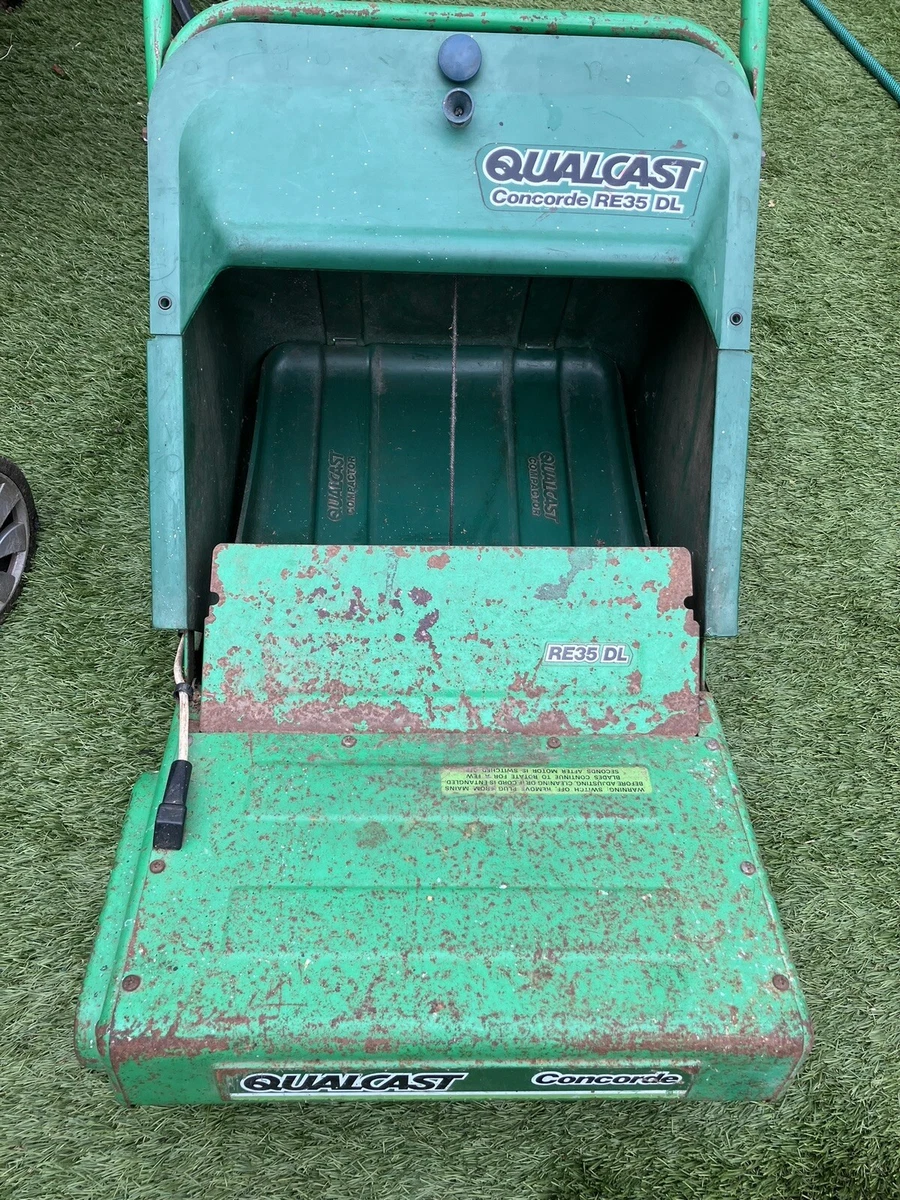 Qualcast lawn sale rake and scarifier