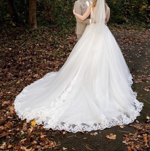 Wunderschönes Brautkleid mit Glitzer Tüll und romantischer Spitze - Bild 3 von 6