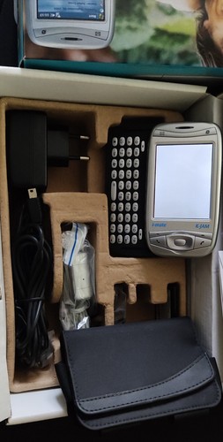 Cellulare I-Mate K-Jam con accessori, si accende ma lo schermo non funziona - Foto 3 di 6