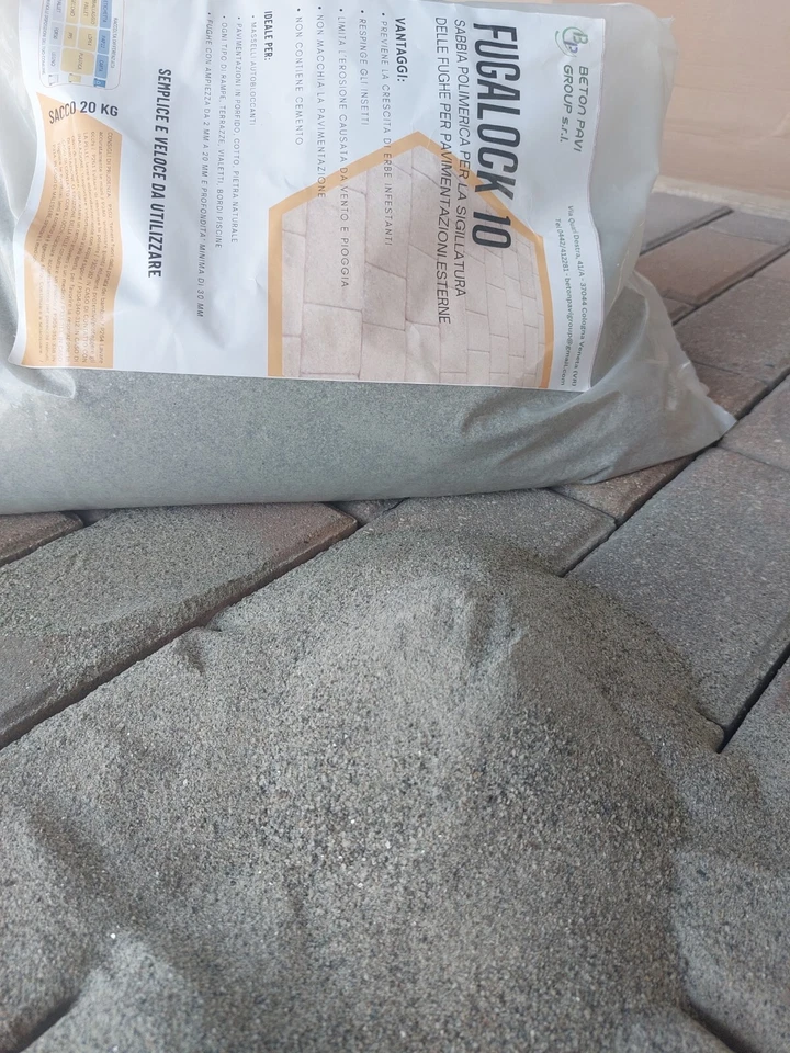 Sabbia Polimerica grigia in sacco da 20 kg.  per fughe pavimentazioni esterne - Immagine 2 di 3