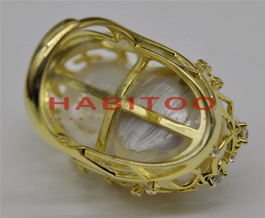 Enorme anillo de circonita cúbica barroca blanca de 32 mm con perlas Keshi chapadas en oro Foto 3 de 3