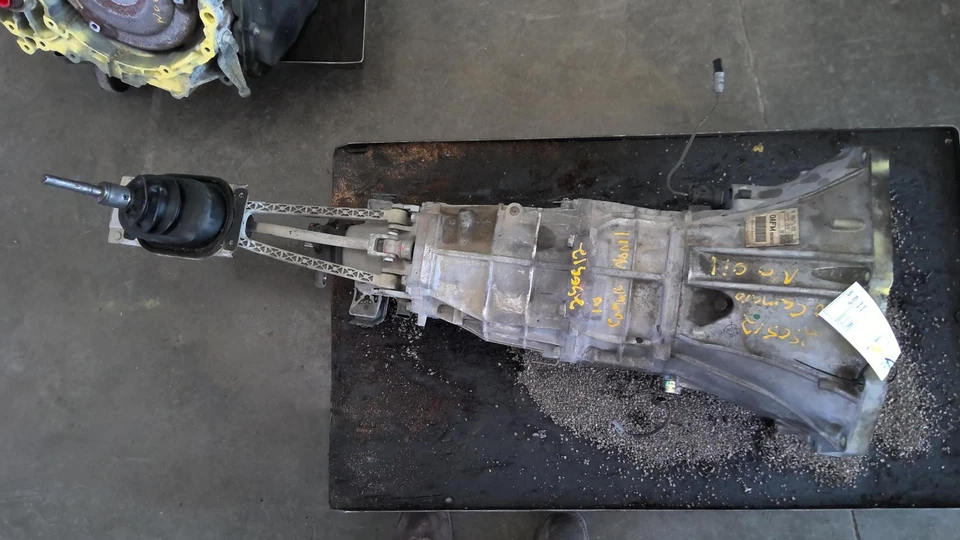 Used Manual Transmission Assembly fits: 2010 Chevrolet Camaro MT 6 Speed LS opt Foto 4 de 4