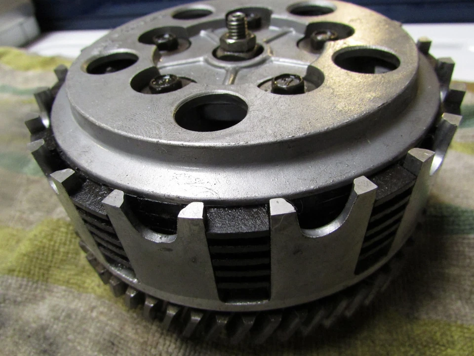 Suzuki DR100 1985 conjunto completo de embrague Foto 2 de 4