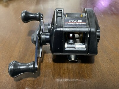 Abu Garcia Ambassadeur 321 Plus Baitcaster made in
