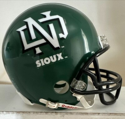 NORTH DAKOTA FIGHTING SIOUX / HAWKS FOOTBALL MINI HELMET GREEN RARE SIOUX 3 5/8
