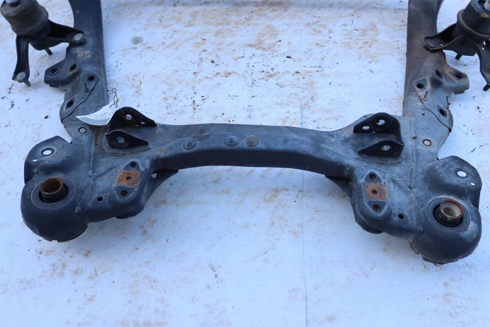 LEXUS ES300H 2011-2018 2,5 L A/T base motor delantero travesaño subchasis OEM Foto 3 de 4