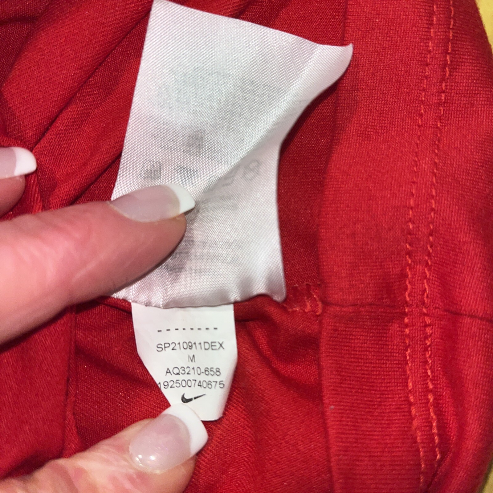 Red Comfortable Basic Everyday Athletic Nike Casu… - image 7