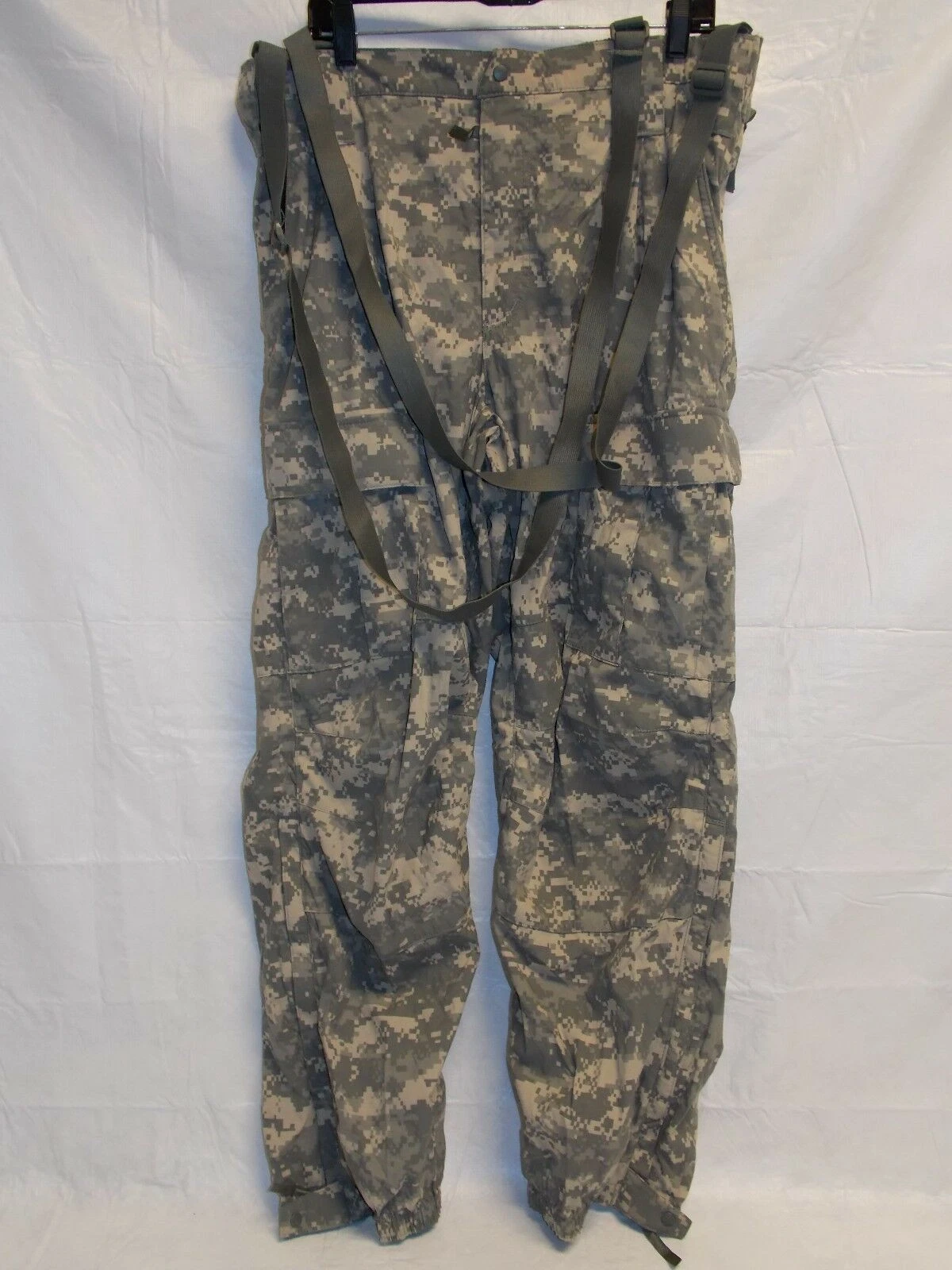 ARMY ACU DIGITAL LEVEL 5 SOFT SHELL TROUSER COLD WEATHER PANTS LARGE/REGULAR
Opens in a new window o