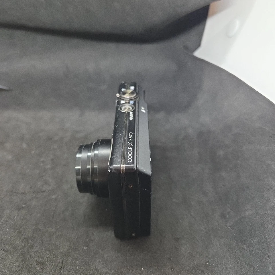 Nikon COOLPIX S570 12.0MP Digital Camera - Black - TESTED - No Charger #5 - Image 2 of 4