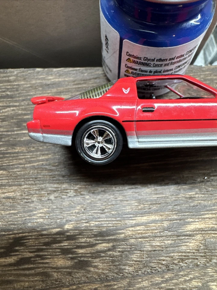 Pontiac Firebird 1985 Johnny Lightning 1:64 fundido a presión suelto Foto 2 de 4