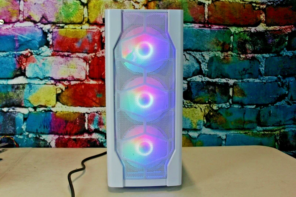 Custom White Gaming Desktop PC Intel Core i7 3.40 Quad 32 GB SSD Nvidia RTX 5060 - Image 2 of 4