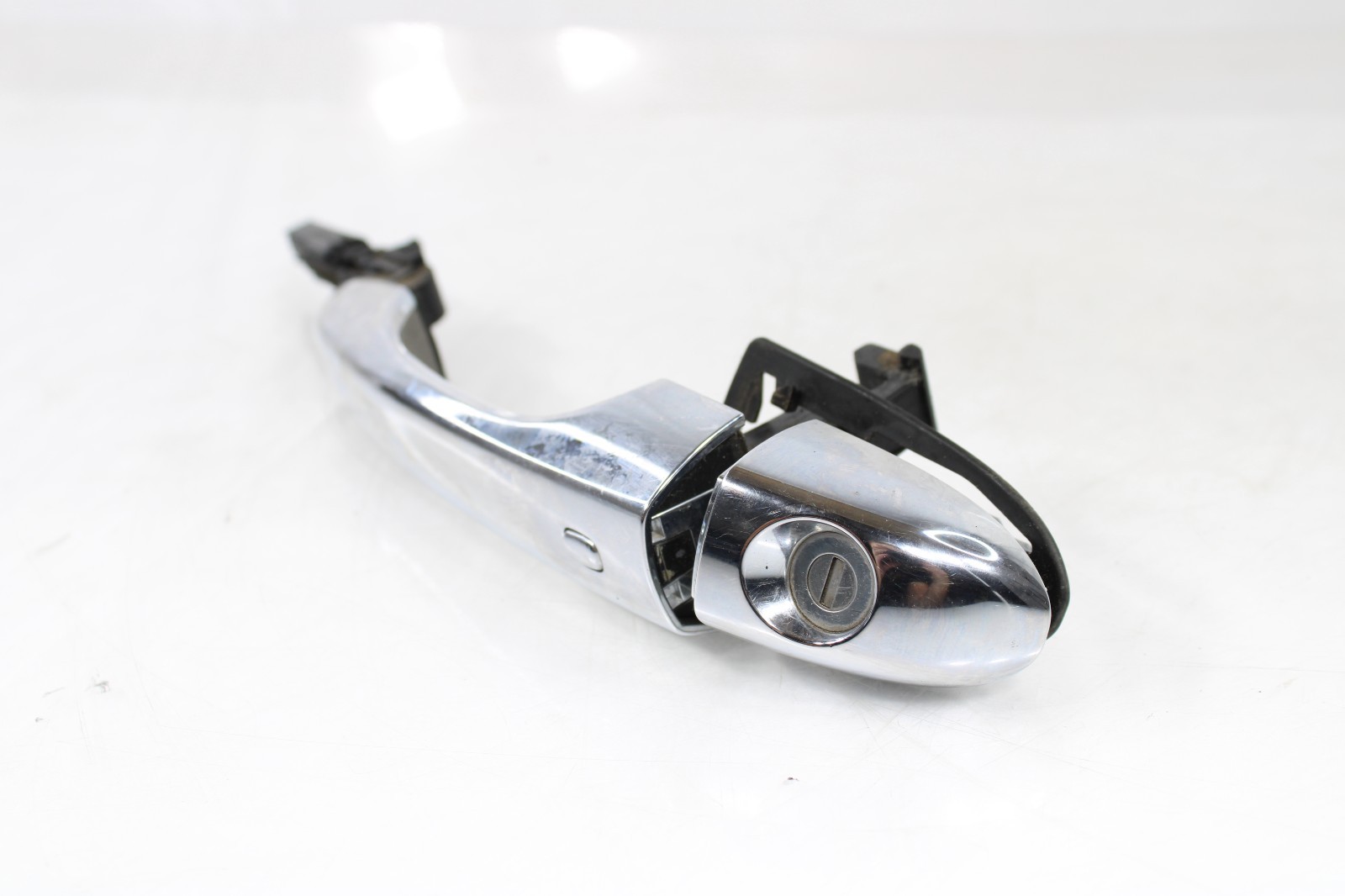 Maserati GHIBLI Front Left Exterior Door Handle W/ Bracket Keyless Entry 14-17 