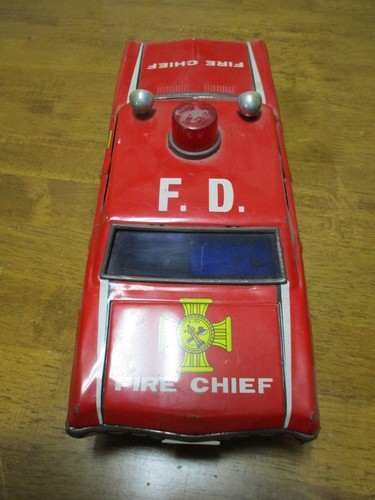 Vintage F.D Fire Chief Car No. 8 A 5784 Battery Op Litho Tin Toy, Japan 11" Long - Picture 3 of 6