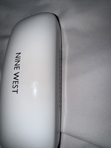 New Nine West White Eyeglasses Hard Case - Picture 2 of 7