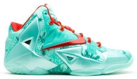 Nike LeBron 11 Navidad