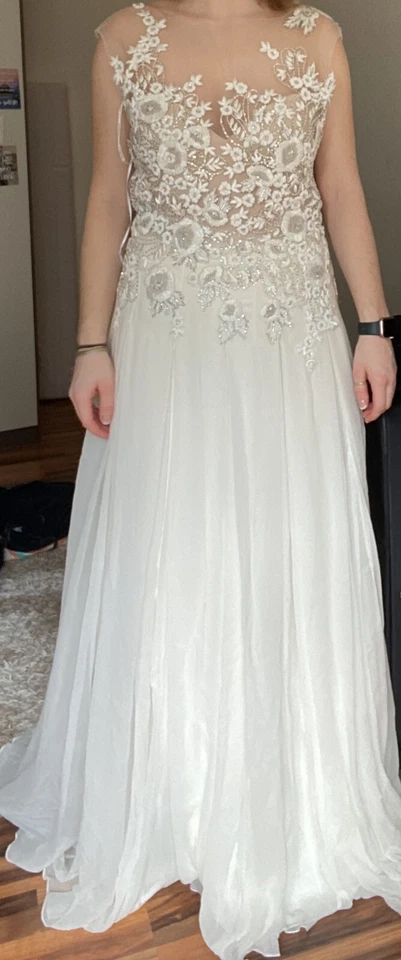 Vestido de novia Pronovia's Nadia efecto tatuaje encaje blanco roto talla 6 etiqueta callejera 10 Foto 4 de 4