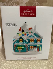 2022 Hallmark Peanuts The Merriest House in Town Sound & Light Tabletop
