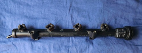 VW Kraftstoff Verteilerrohr 030133319C Polo Lupo Arosa Ibiza