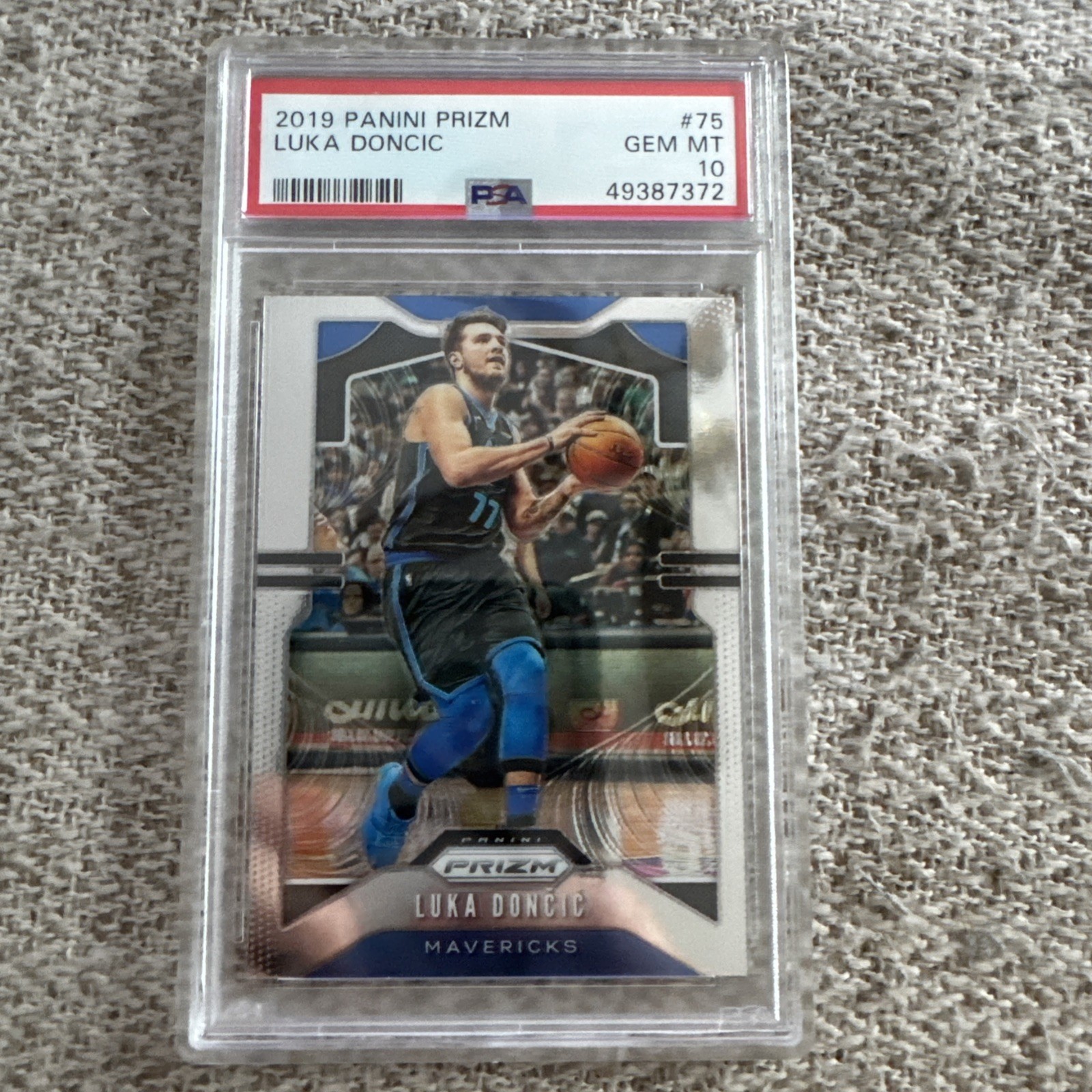 2019 Panini Prizm LUKA DONCIC #75 PSA 10 GEM MINT view 1