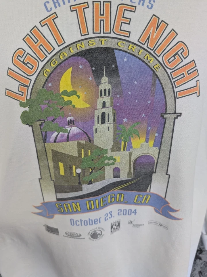 De colección Crimestoppers Light The Night San Diego Manga Larga L Y2K 41" Pecho Foto 2 de 4