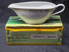 Vintage QUEEN ANNE 8.75" Gravy / Sauce / Au Jus Boat By SIGNATURE - NEW & UNUSED