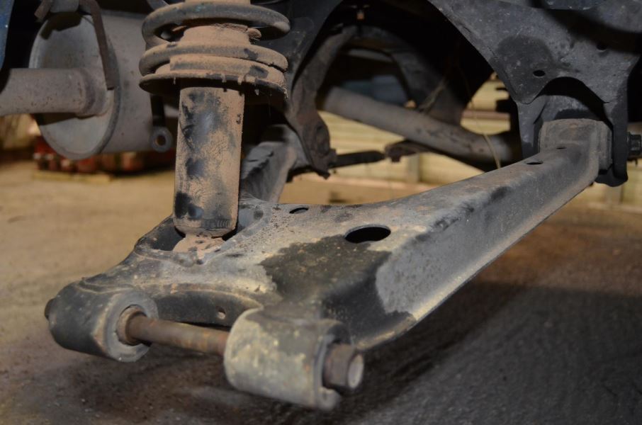 1990-1997 Mazda MX-5 Miata 1.6L Passenger Right Rear Lower Control 