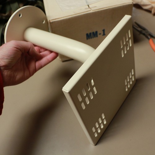 Pelco MM-1 J-Arm neigbare Decken-/Tisch-/Wandsockelhalterung für Monitor/Antennen - Bild 1 von 14