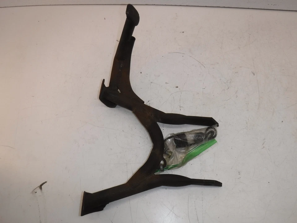 yamaha maxim 750 xj750 xj750m CENTER MAIN STAND 15R-27111-00-R4 - Image 3 of 4