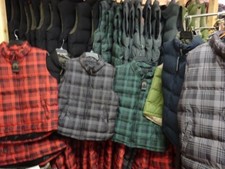 Venta al por mayor Hombres Ropa Mixta Chaleco y Pantalones y Camisas de Vestir y Suéter 35 Piezas Nuevo