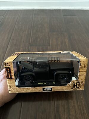 Chase 1956 FORD F-100 PICKUP MATT BLACK ''BOOTLEGGER'' 1/24 DIECAST M2 40300-99 A
