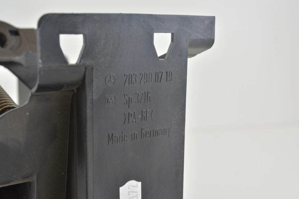 Mercedes Benz C32 2001-2007 montaje de soporte de pedal de parada de freno de pie OEM Foto 4 de 4