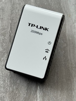TP-Link AV200 Mini Powerline Adapter - Schwarzweiß - nur Gerät (TL-PA211)