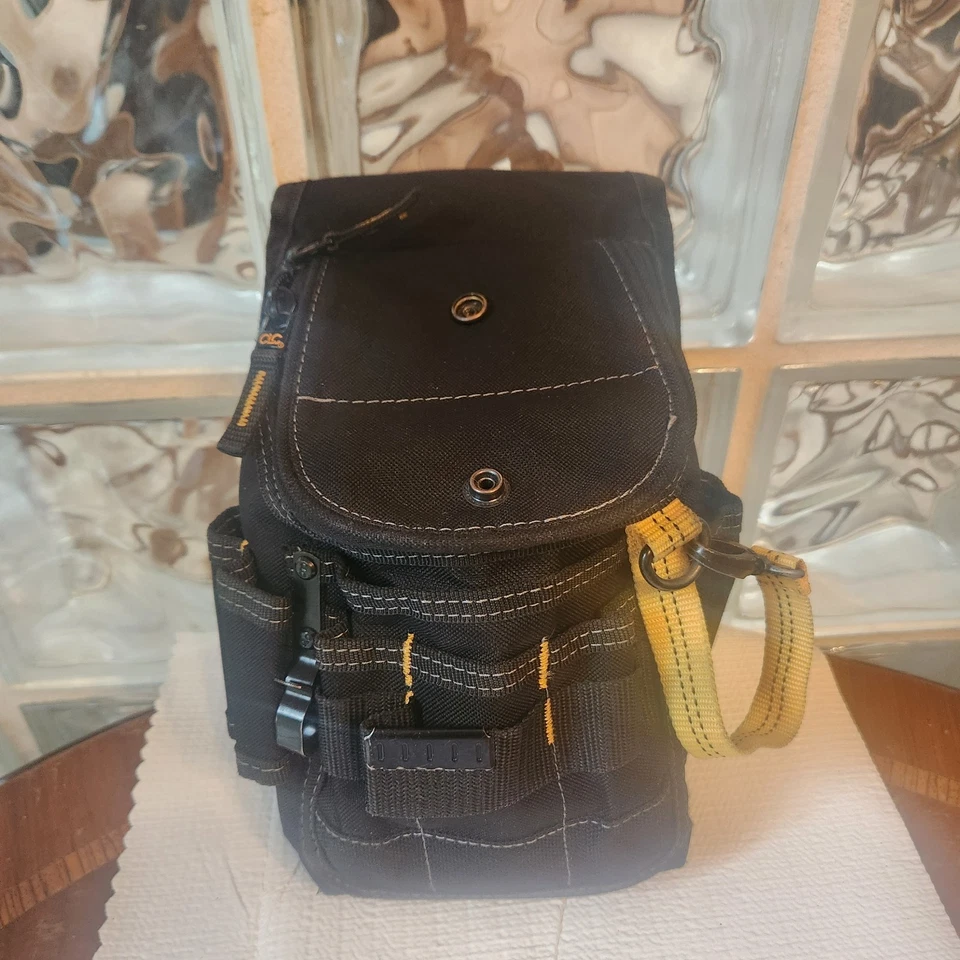 CLC 1523 Ziptop Utility Pouch Pre-owned Excellent Condition  - Image 2 of 4