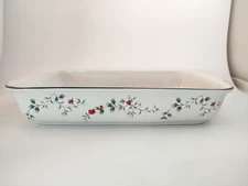 Pfaltzgraff Winterberry 14" Rectangular Baker Baking Dish