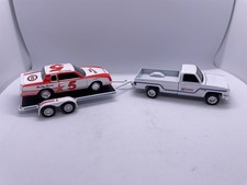 Greenlight 1986 Chevrolet C30 & 1984 Monte Carlo Geoff Bodine - NASCAR - Loose