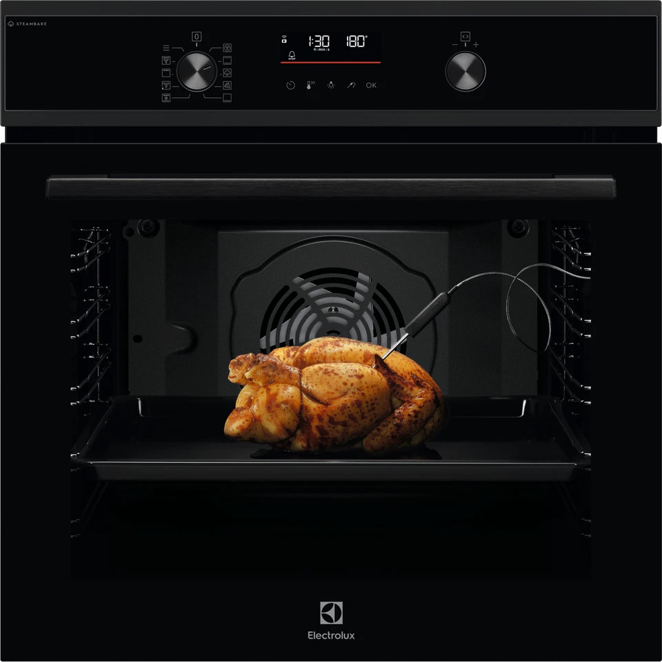 Electrolux Forno Multifunzione Surround con SteamBake Serie 500 con pulizia piro